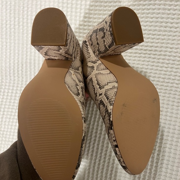 Brand new Steve Madden snake skin bootie heels - Picture 3 of 3